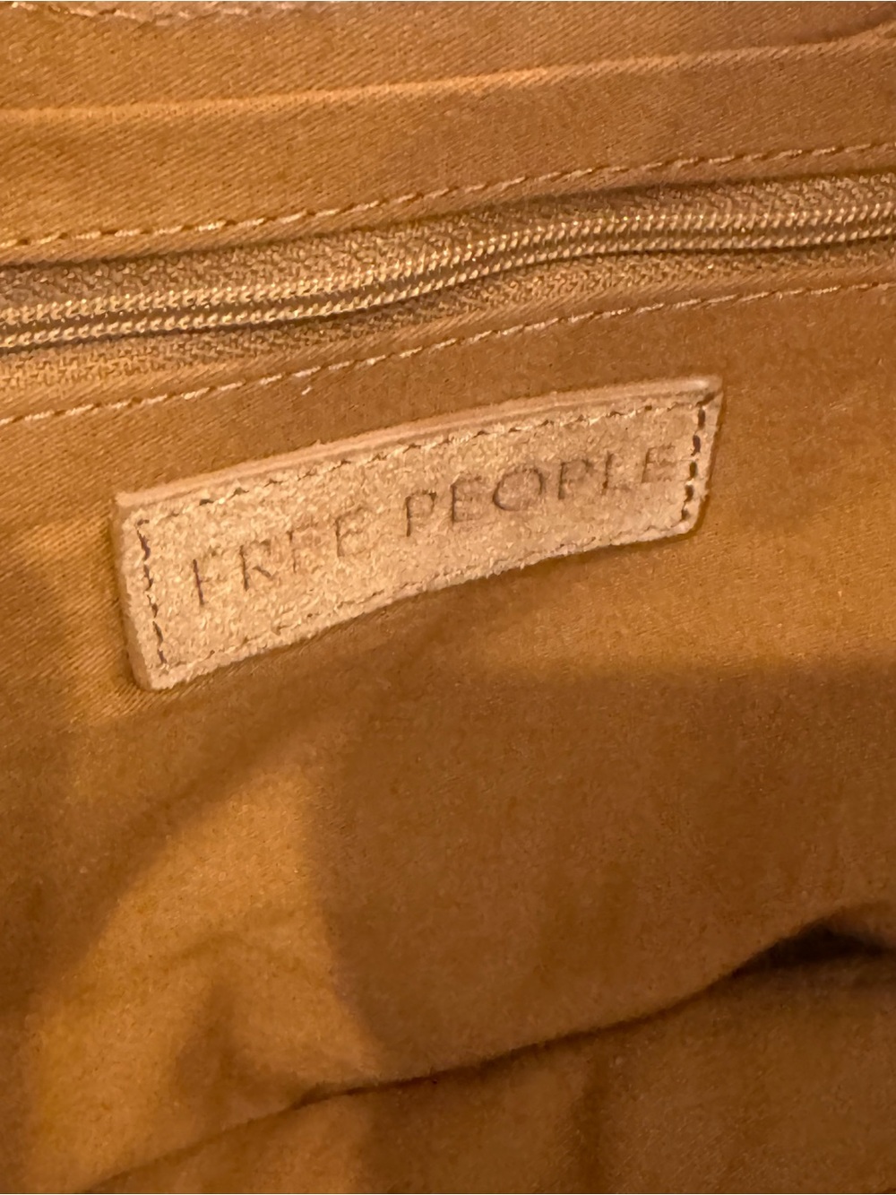 Free People Suede Caravan tote bag in camel - Picture 5 of 8